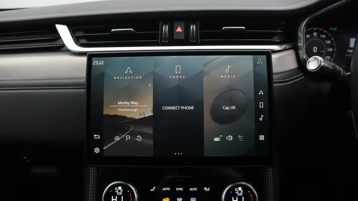 2021-jaguar-f-pace-20-p400e-s-big-11