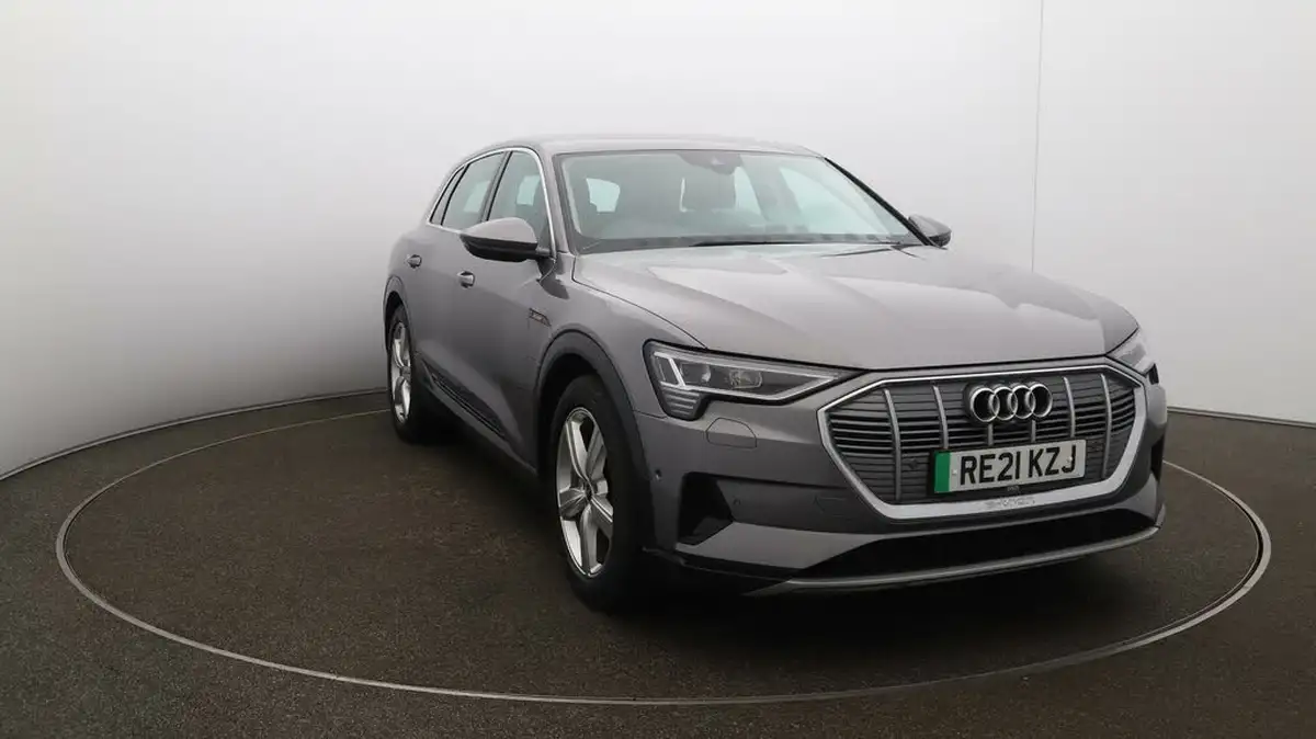 2021-audi-e-tron-55e-technik-station-wagon-big-35