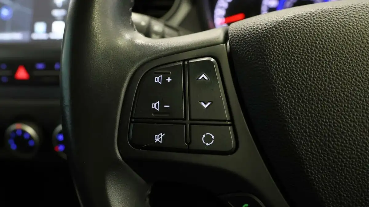 2019-hyundai-i10-10-play-big-21