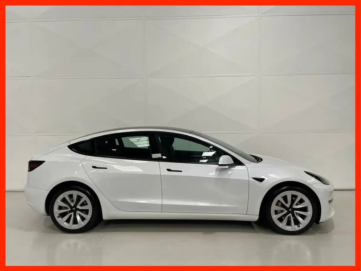 2022-tesla-model-3-e-long-range-big-1