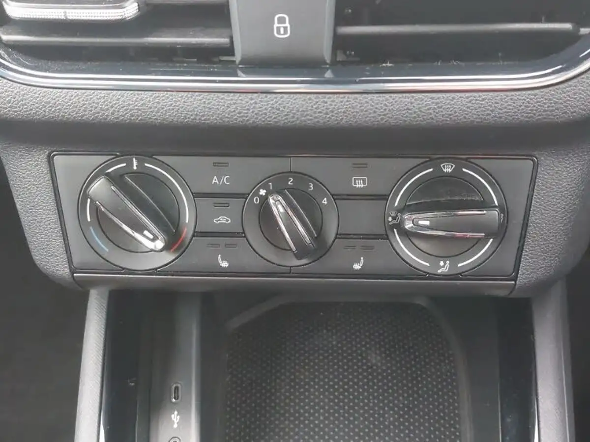 2022-skoda-kamiq-15-tsi-monte-carlo-dsg-big-18