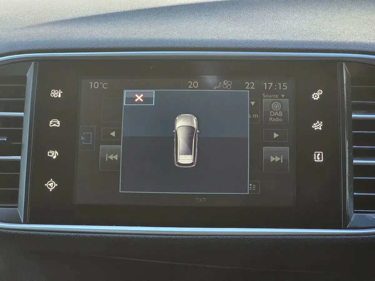 2016-peugeot-308-sw-12-puretech-allure-130bhp-eat6-big-35