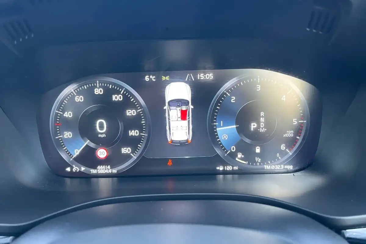2019-volvo-xc60-20td-b5-r-design-big-27
