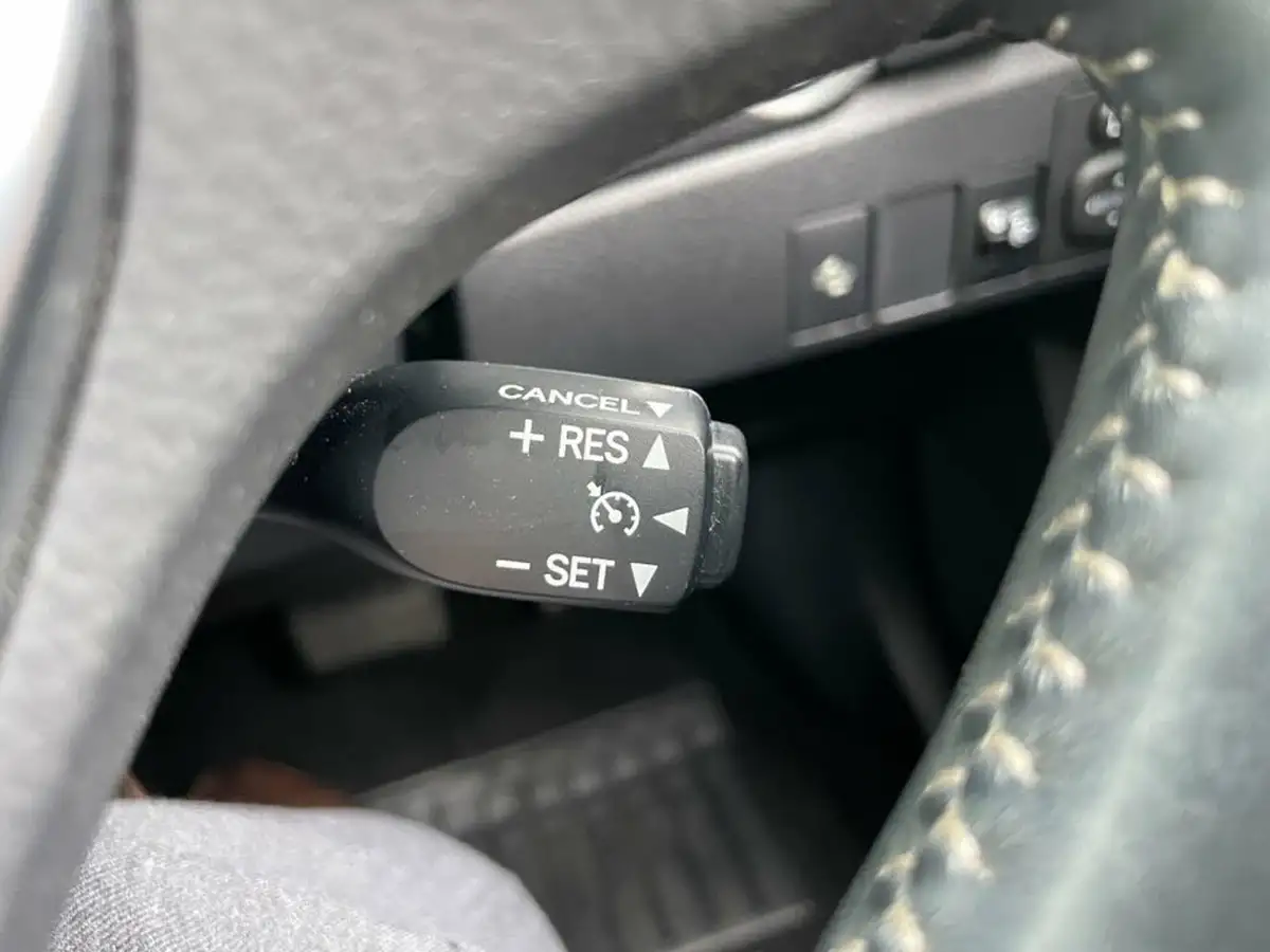 2017-toyota-auris-18-vvt-i-hsd-design-tss-hatchback-big-45
