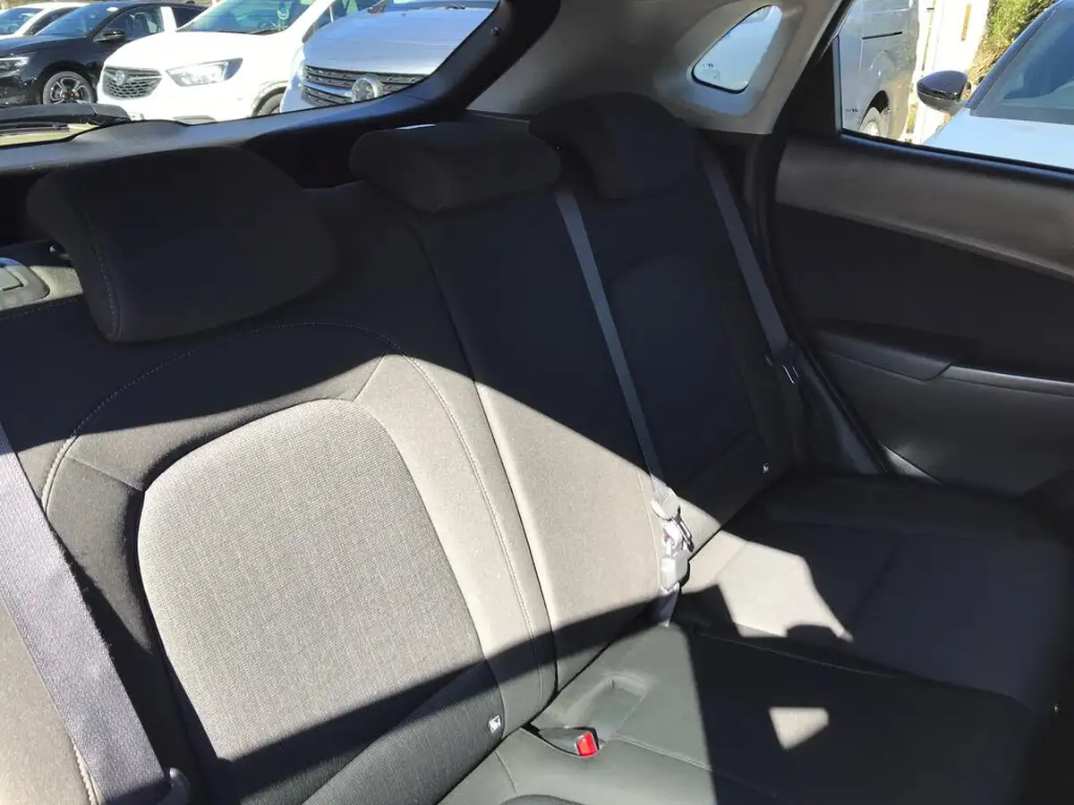 2022-hyundai-kona-10-t-gdi-premium-big-6