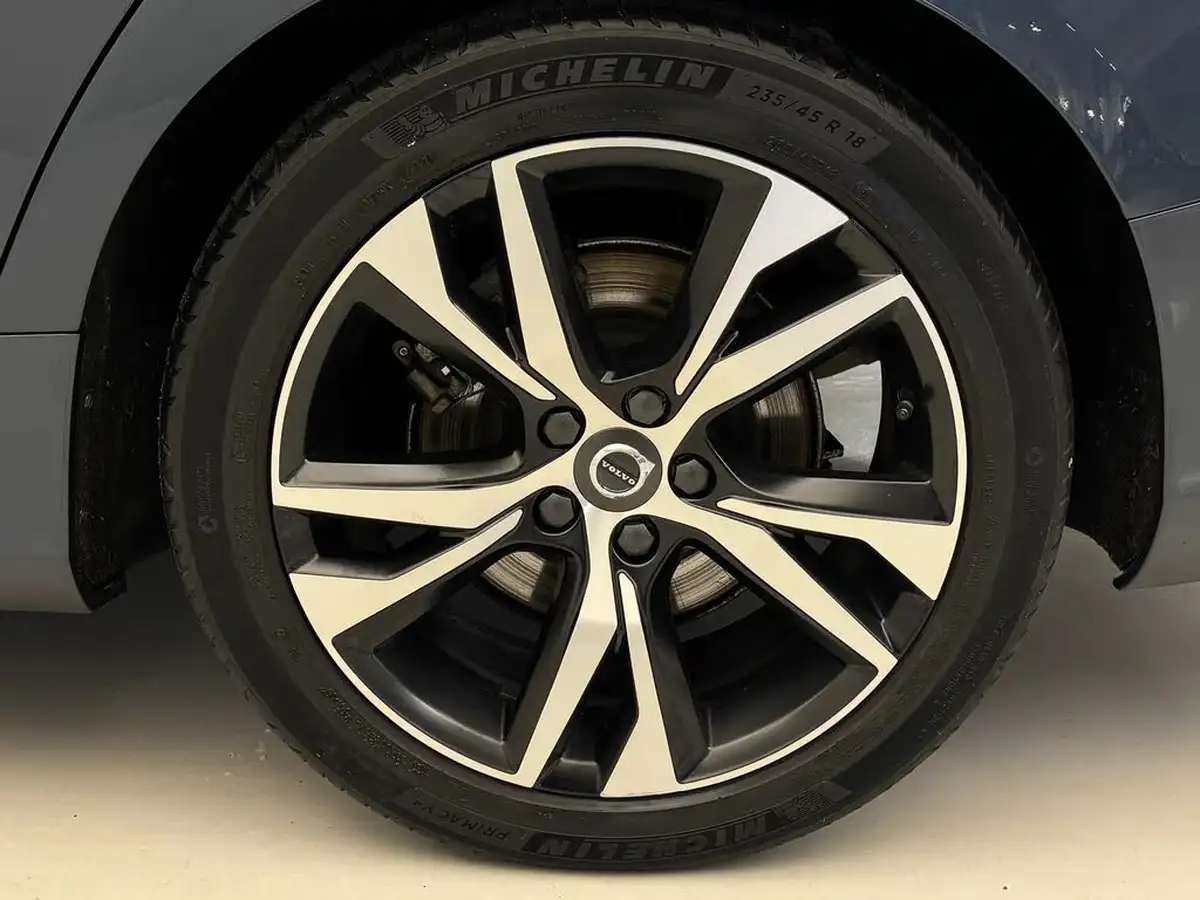 2021-volvo-v60-20-b4-r-design-big-10
