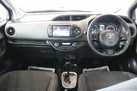 2017-toyota-yaris-15-vvt-i-icon-navi-hybrid-small-2