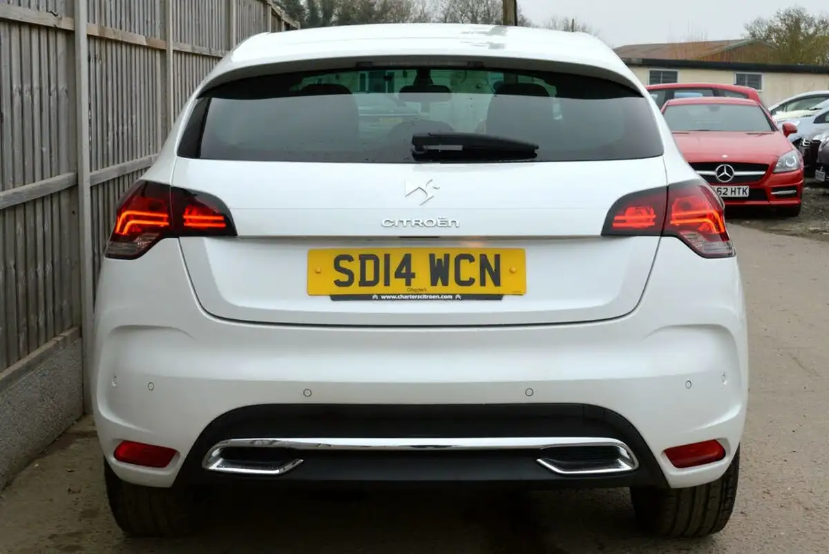 2014-citroen-ds4-20hdi-dsport-big-9