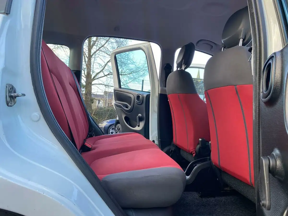 2013-fiat-panda-12-pop-big-17