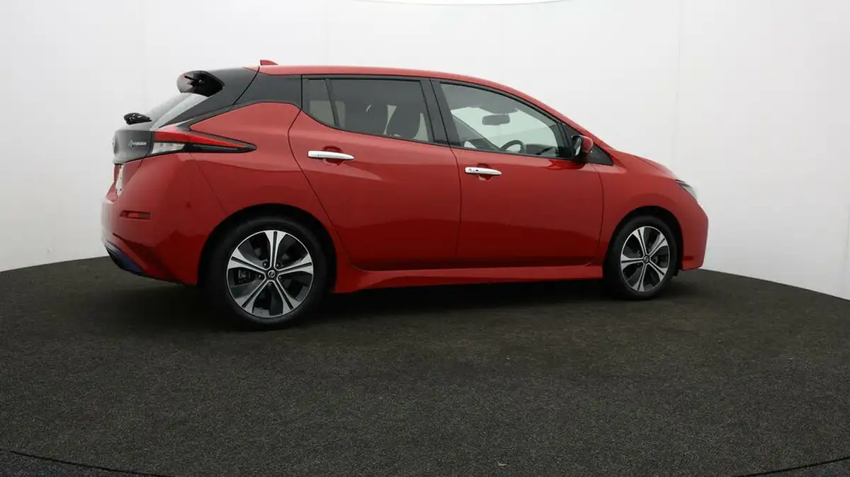 2022-nissan-leaf-e-tekna-big-33