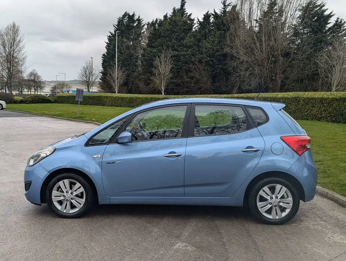 2012-hyundai-ix20-16td-active-big-10