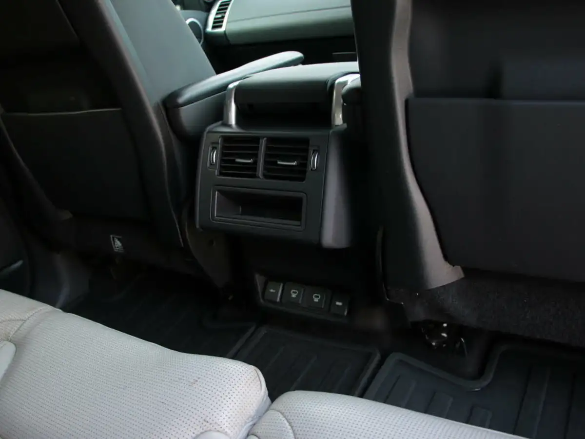 2021-land-rover-discovery-30-d300-commercial-se-big-45