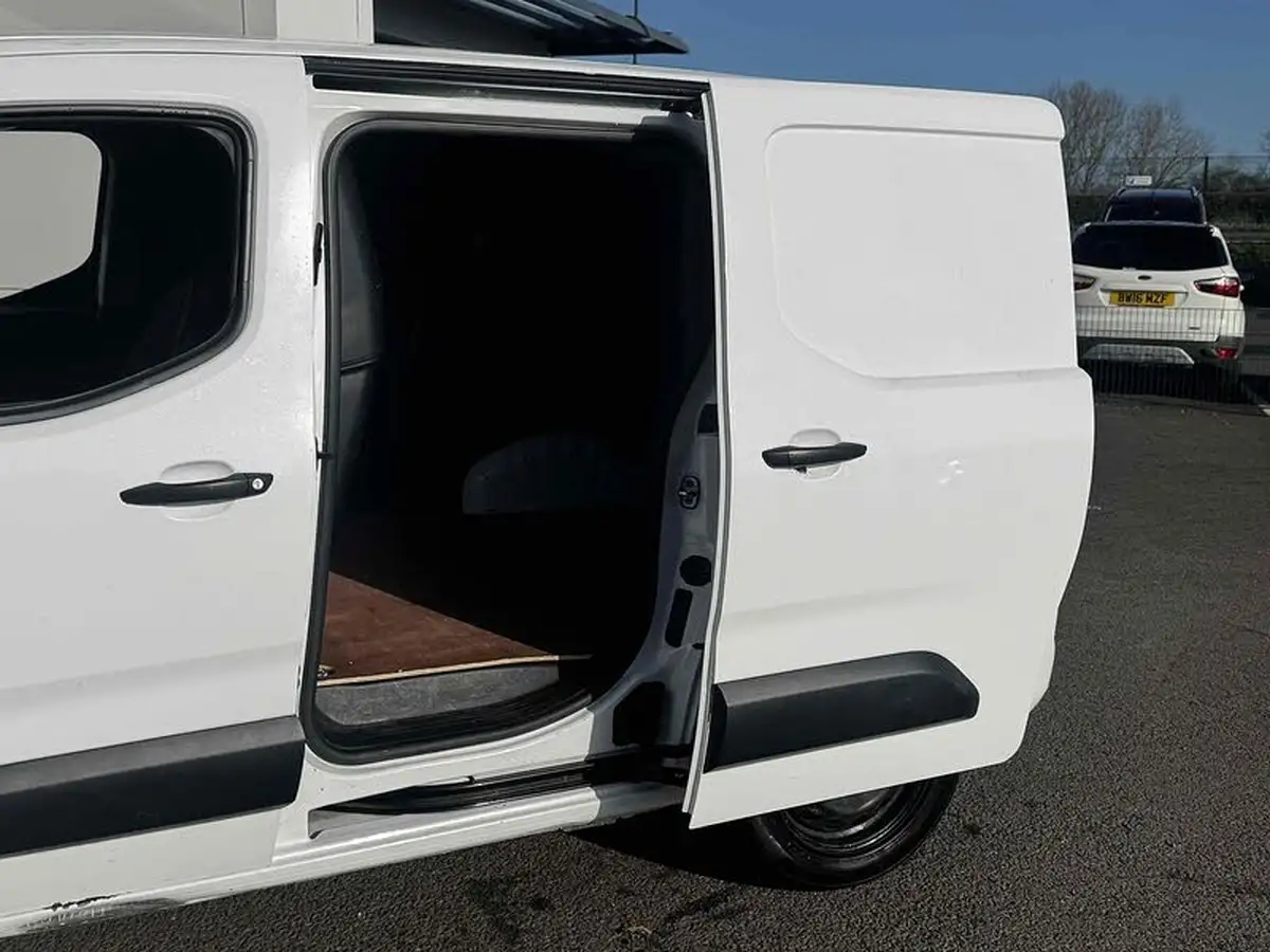 2020-vauxhall-combo-15cdti-sportive-2000-100pseu6dt-big-9