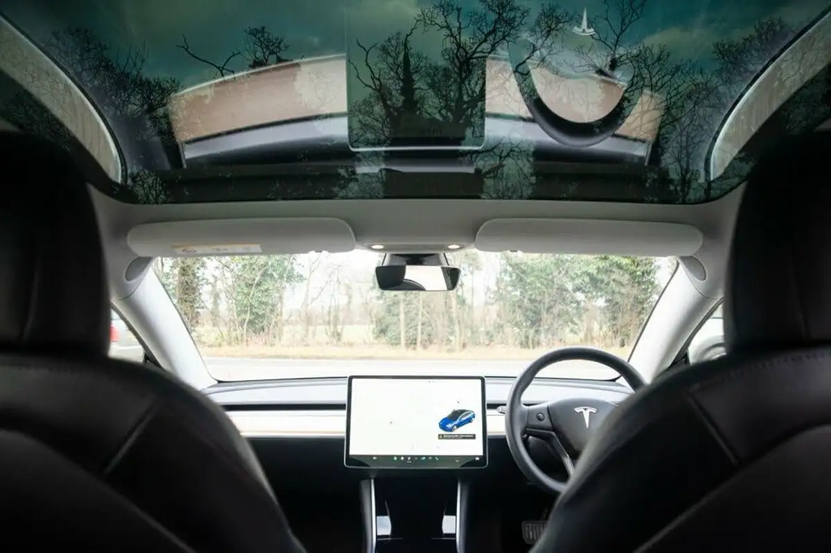 2020-tesla-model-3-e-long-range-big-14