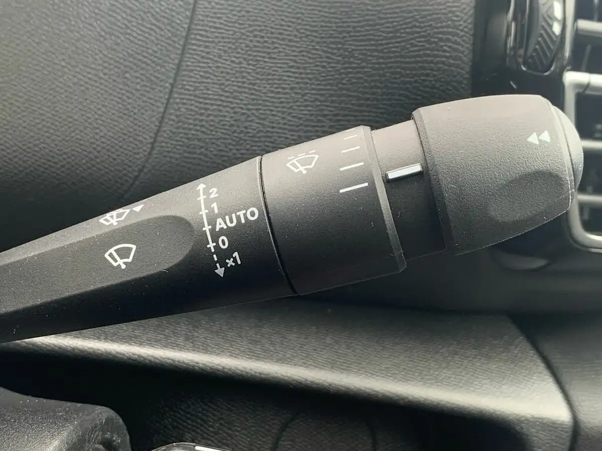 2022-citroen-c4-12-puretech-sense-big-26