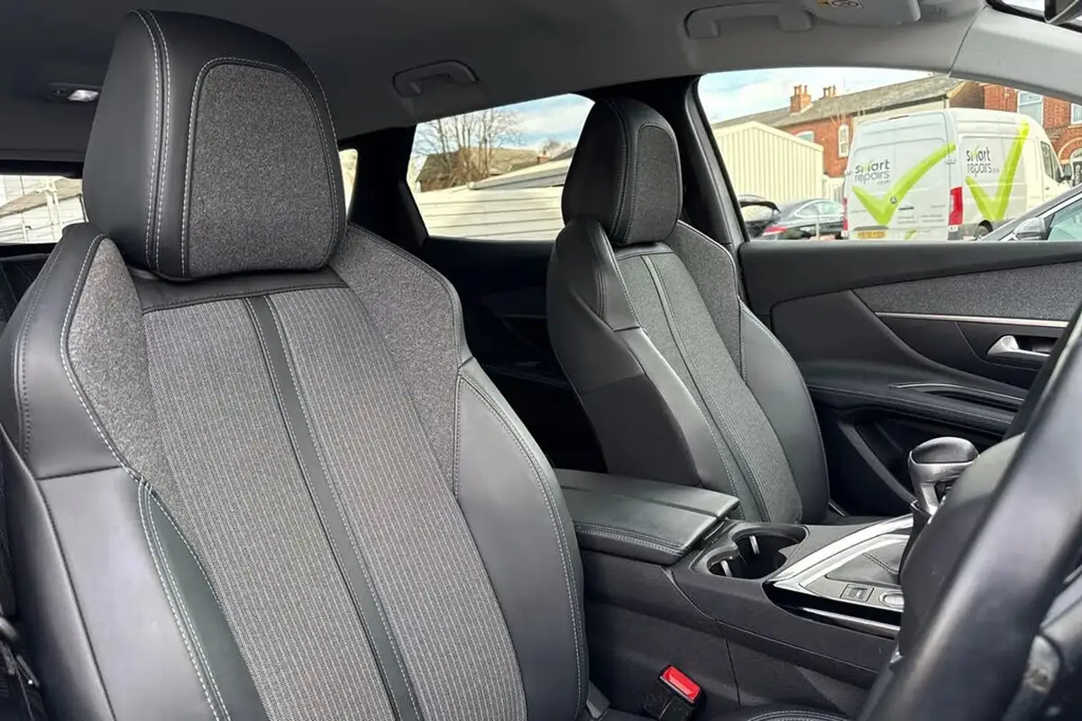 2021-peugeot-3008-suv-12-puretech-allure-premium-big-23
