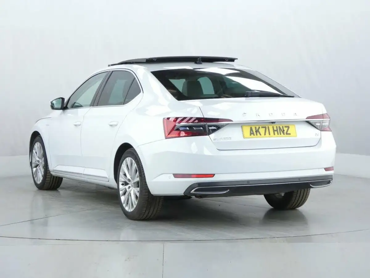 2021-skoda-superb-14-tsi-laurin-klement-hatchback-big-7