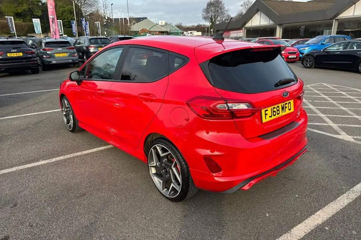2018-ford-fiesta-15t-st-3-5d-big-38