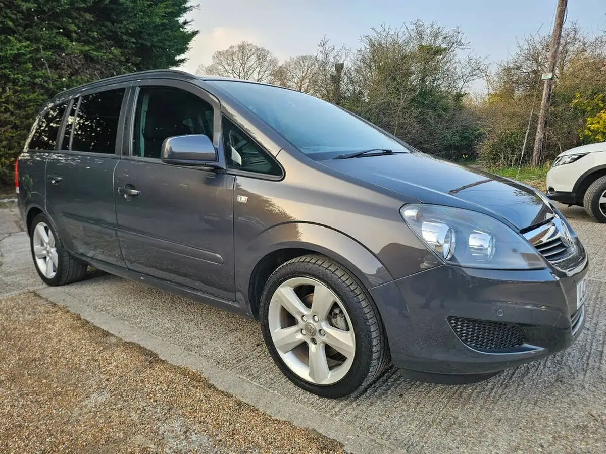 2014-vauxhall-zafira-18-exclusiv-120ps-big-0