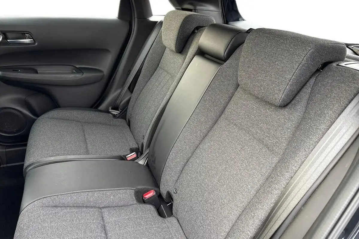 2023-honda-jazz-15-i-mmd-advance-big-17