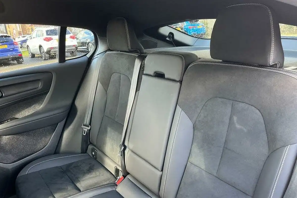 2022-volvo-c40-e-twin-recharge-pro-big-19