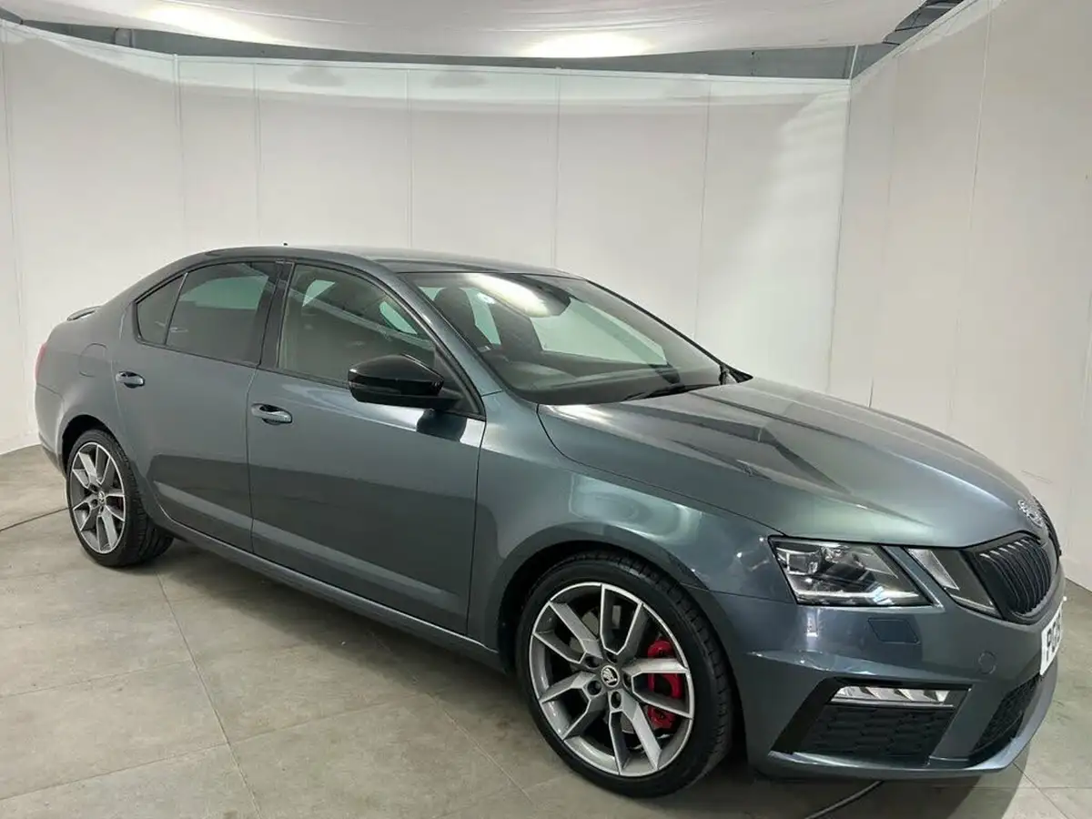 2019-skoda-octavia-20-tsi-vrs-hatchback-big-78