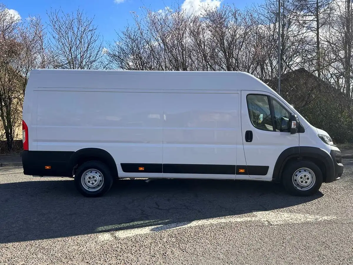 2022-peugeot-boxer-22-bluehdi-professional-435-l4-h2-big-12