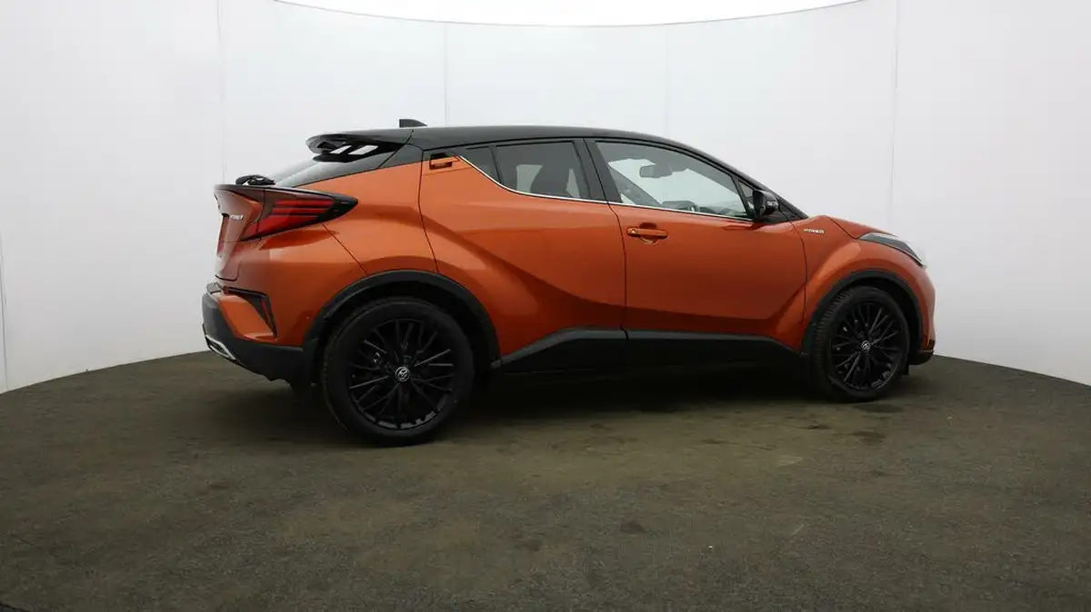 2020-toyota-c-hr-20-vvt-i-orange-edition-big-48