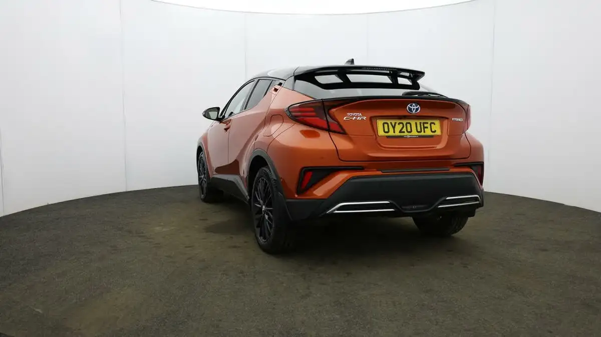 2020-toyota-c-hr-20-vvt-i-orange-edition-big-24