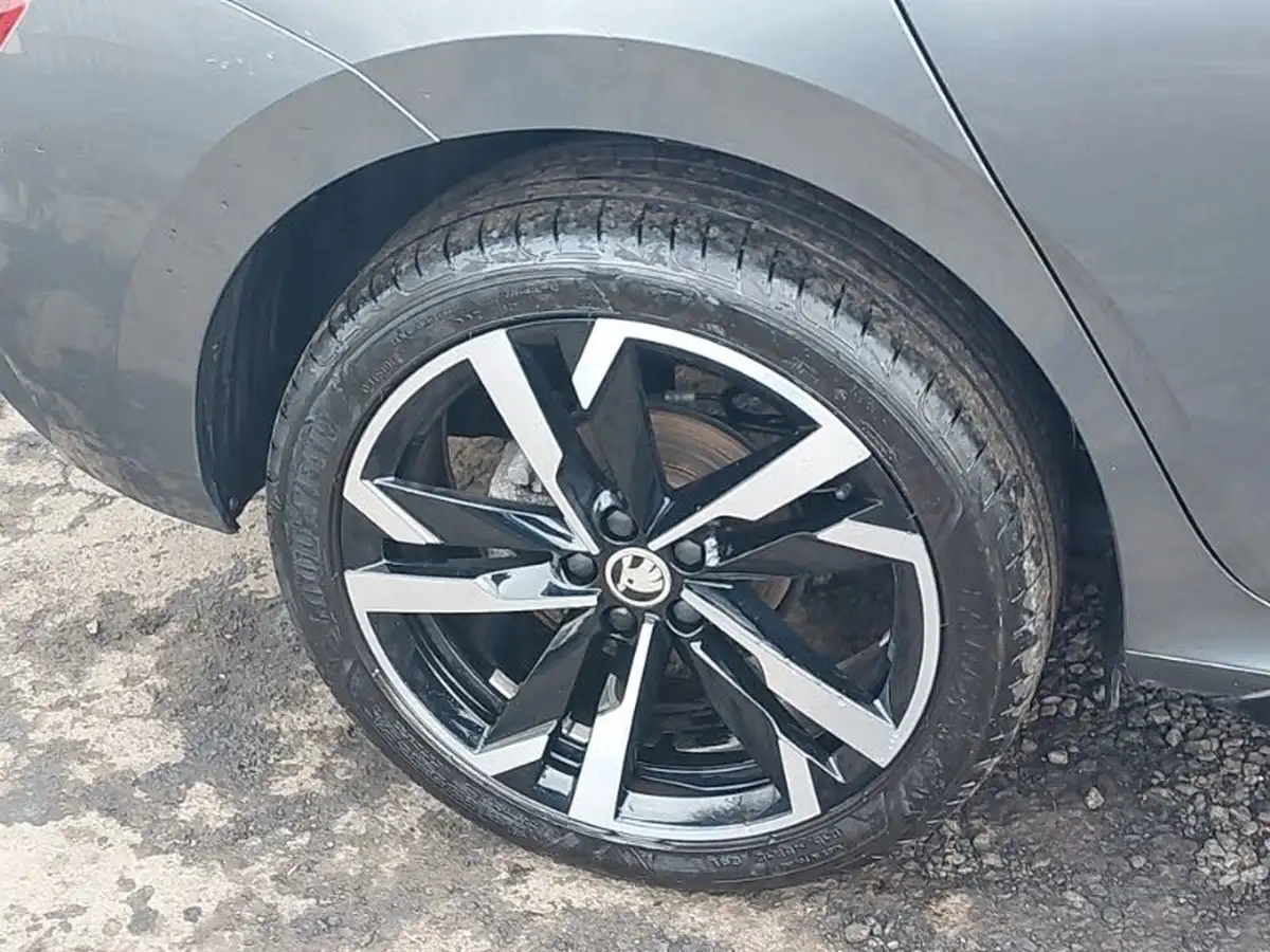 2024-skoda-kamiq-10-tsi-monte-carlo-116ps-dsg-big-14
