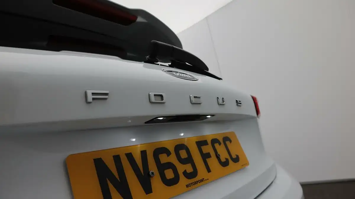 2020-ford-focus-15t-st-line-hatchback-big-21