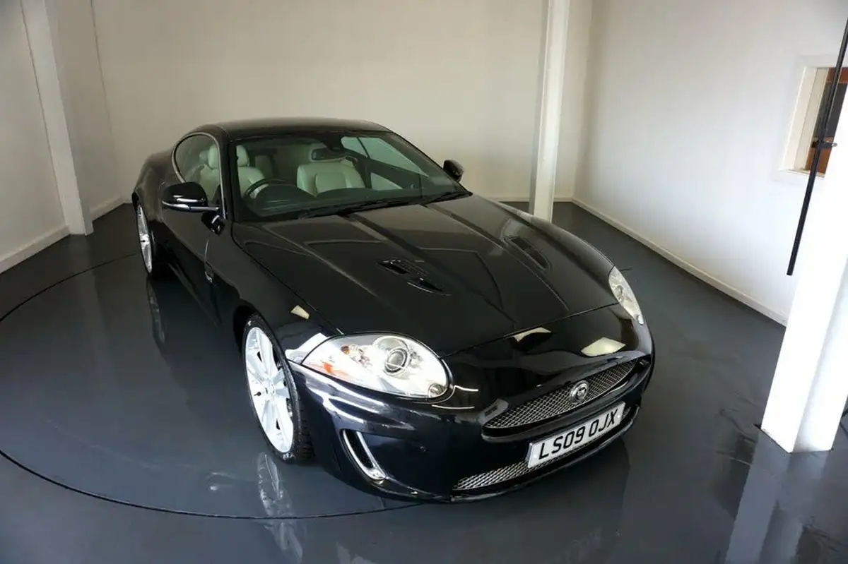 2009-jaguar-xkr-50-coupe-big-12