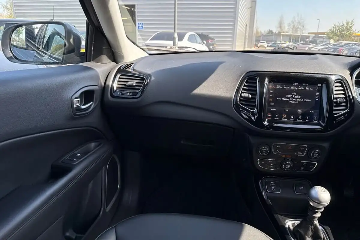 2019-jeep-compass-14-multiair-ii-night-eagle-big-18