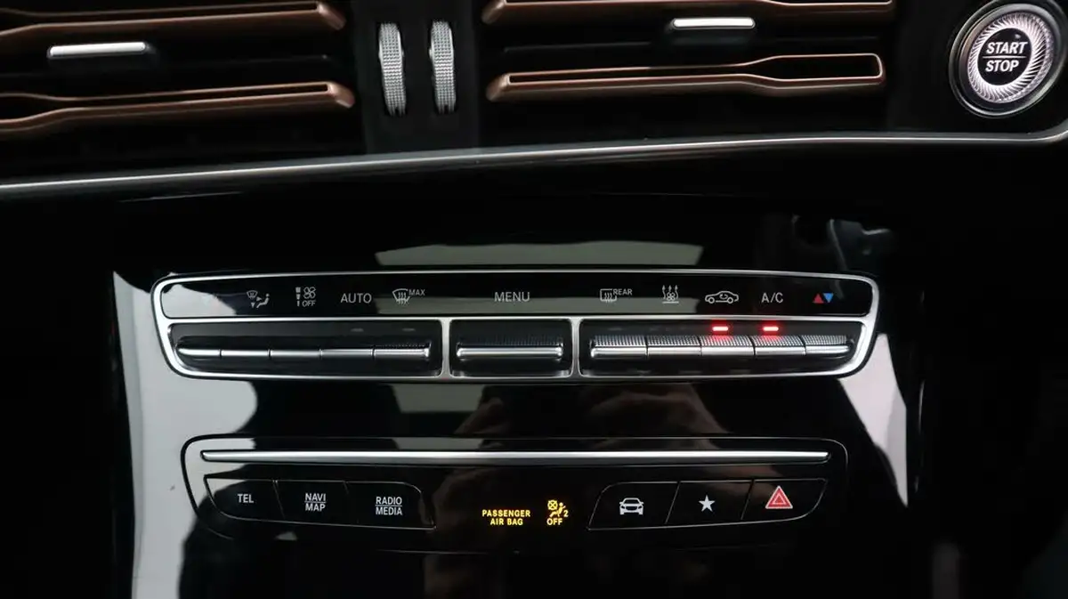 2022-mercedes-benz-eqc-e-eqc-400-amg-line-premium-plus-big-12