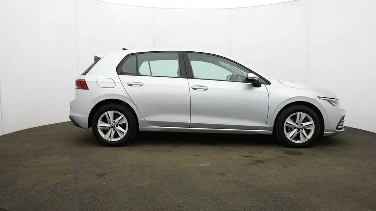 2020-volkswagen-golf-15-tsi-life-130ps-hatchback-big-44