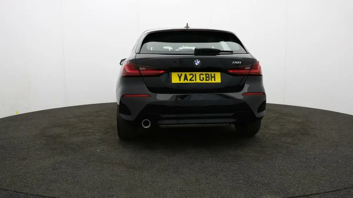2021-bmw-1-series-15-118i-se-lcp-big-34