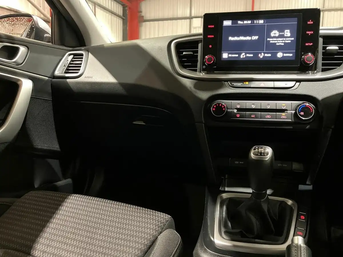 2022-kia-ceed-10-t-gdi-2-sportswagon-big-16