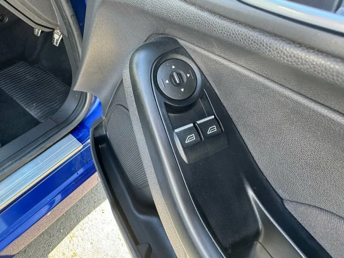 2017-ford-fiesta-10t-st-line-125ps-3d-big-24