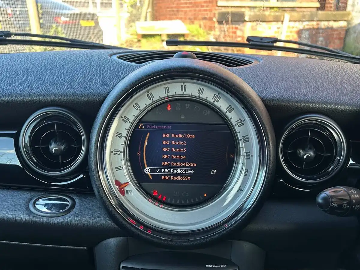2012-mini-cooper-16-cooper-s-184bhp-sport-chili-hatchback-3d-big-30