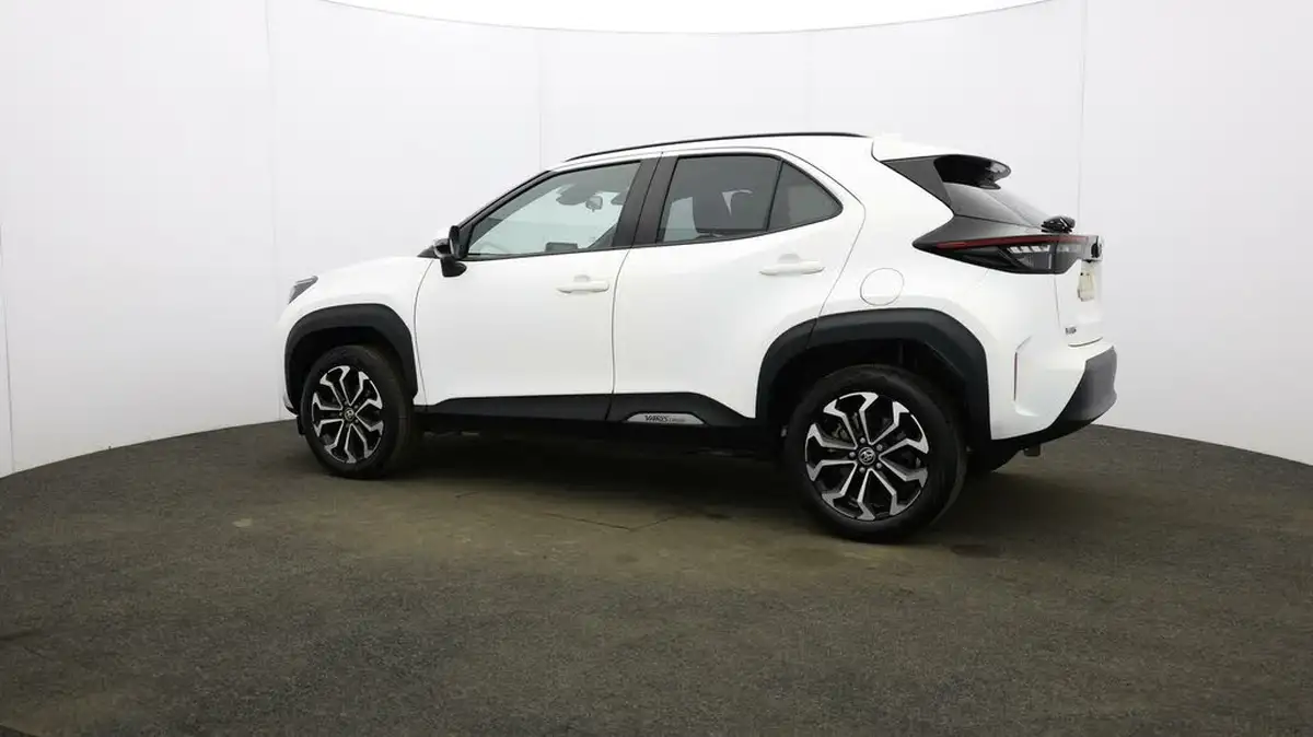 2022-toyota-yaris-cross-15-vvt-i-design-big-56