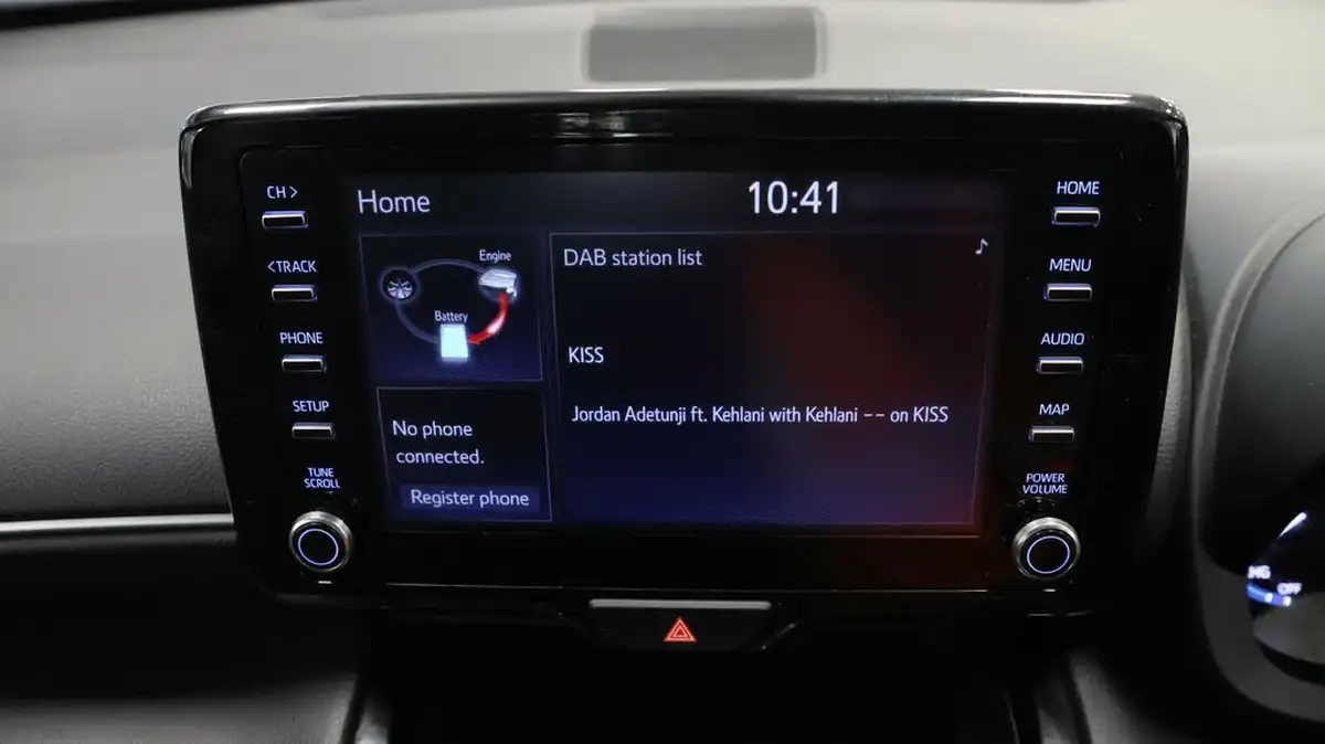 2022-toyota-yaris-cross-15-vvt-i-design-big-10