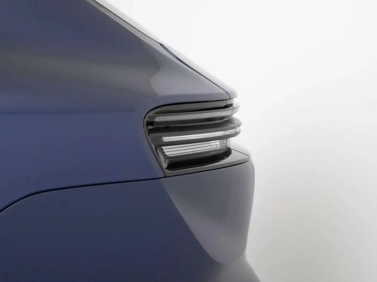 2025-porsche-macan-e-electric-big-16