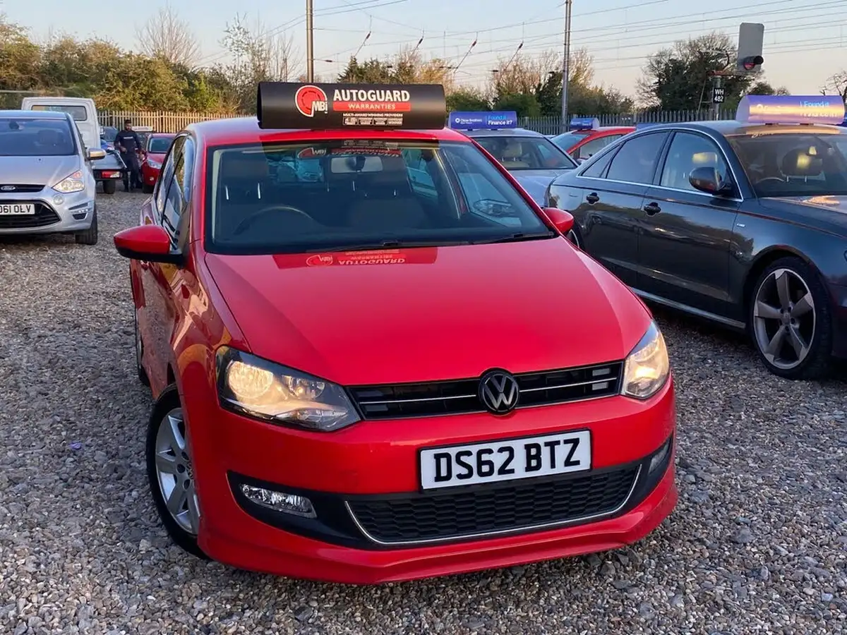 2012-volkswagen-polo-12-match-60ps-5d-big-1