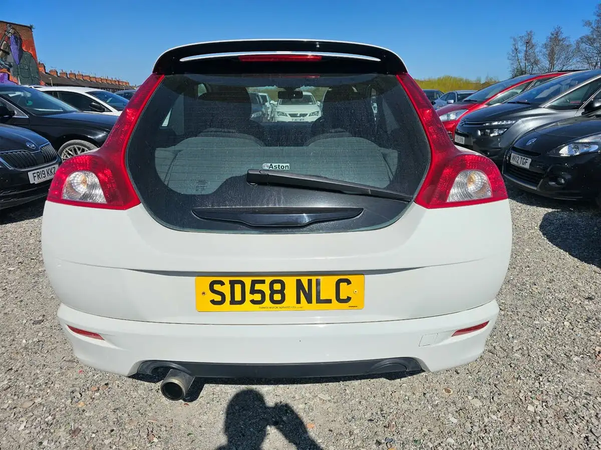 2008-volvo-c30-16-r-design-sport-big-5