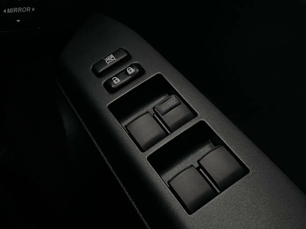 2018-toyota-rav4-25-vvt-i-icon-tech-big-30