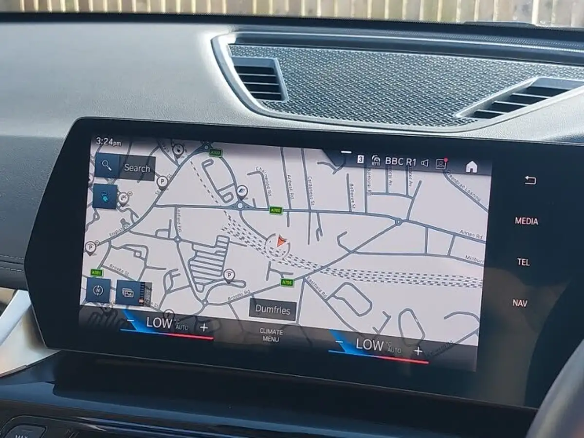 2023-bmw-ix1-e-xdrive30-xline-big-18