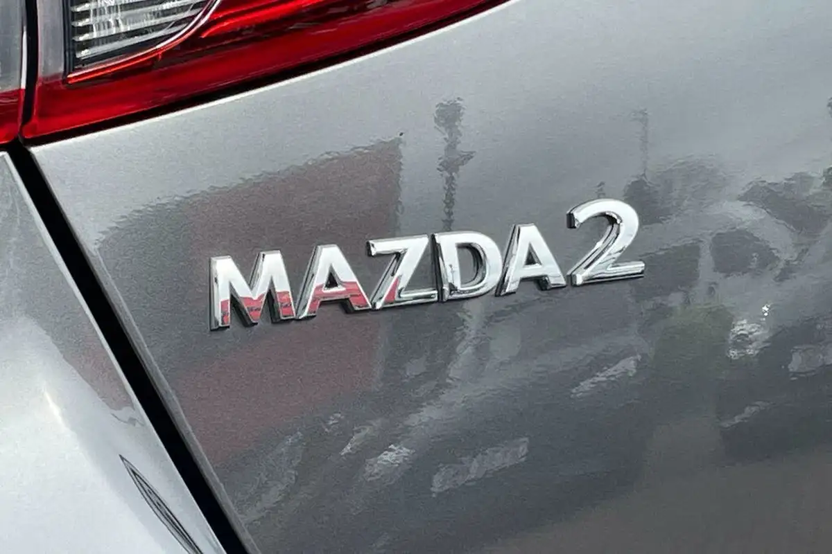 2023-mazda-mazda2-15-e-skyactiv-g-homura-aka-115ps-big-23