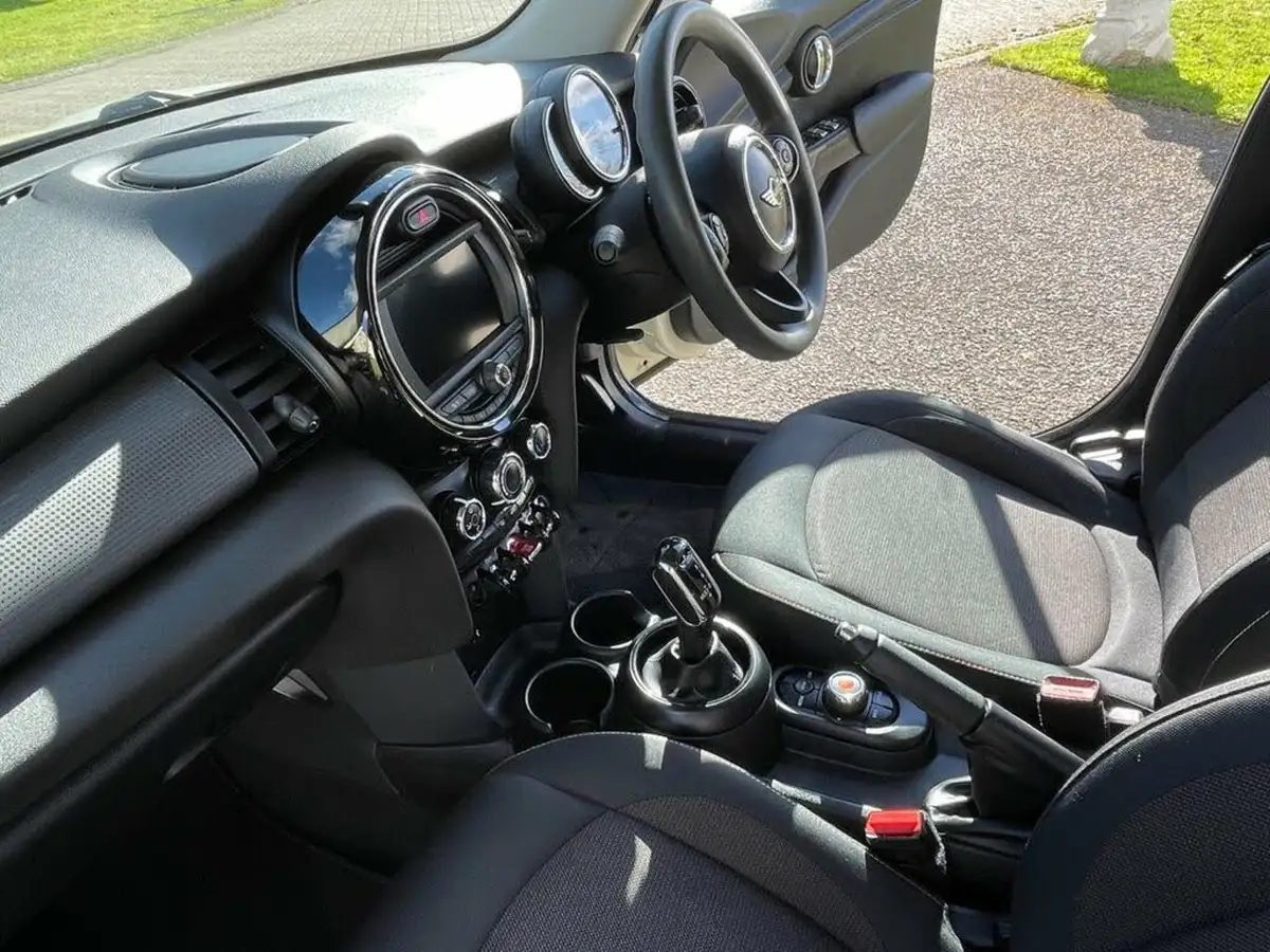 2018-mini-cooper-15-cooper-series-ii-ss-hatchback-5d-auto-big-19