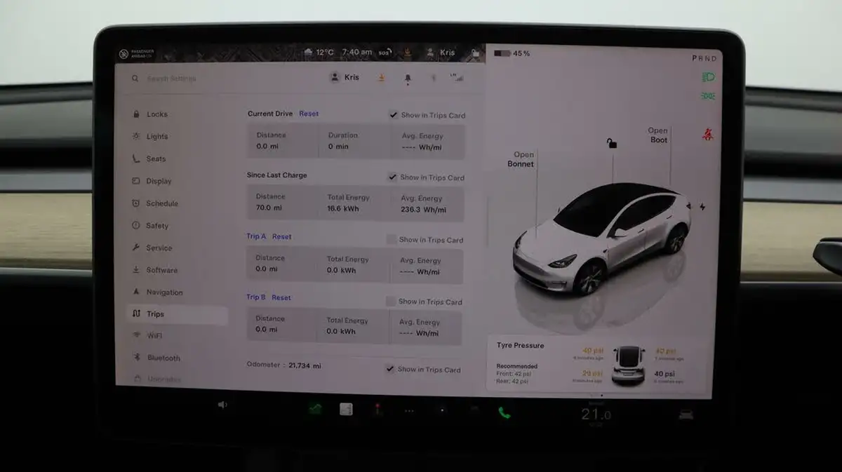 2023-tesla-model-y-e-rwd-big-10