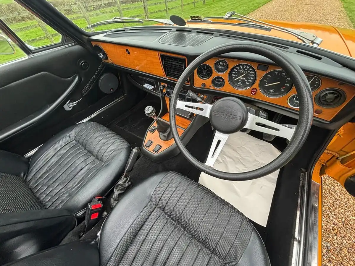 1975-triumph-stag-30-big-23